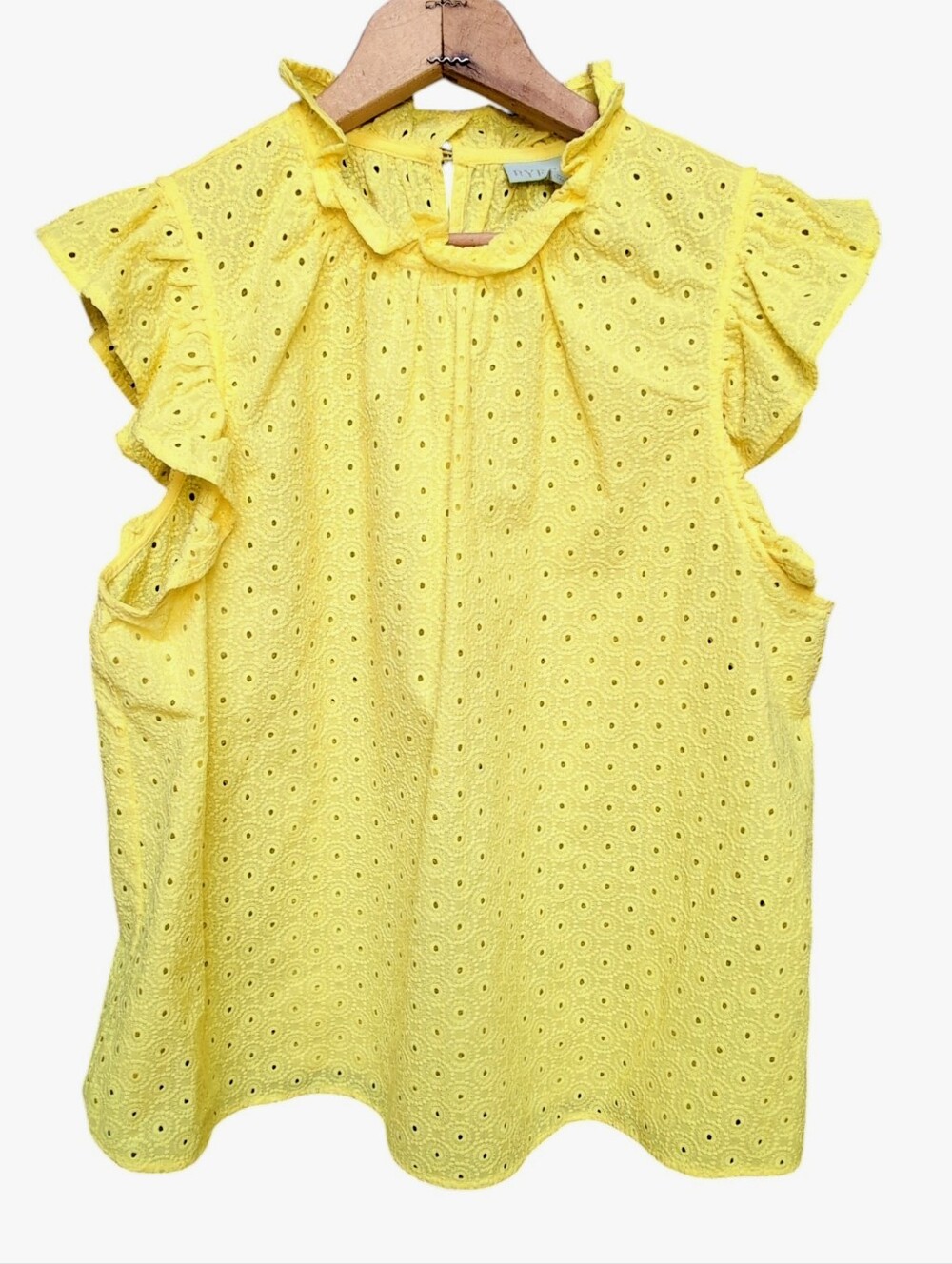 NWOT Ryegrass Women's Size LARGE Yellow Eyelet Lace Blouse Relaxed Fit Ruffles